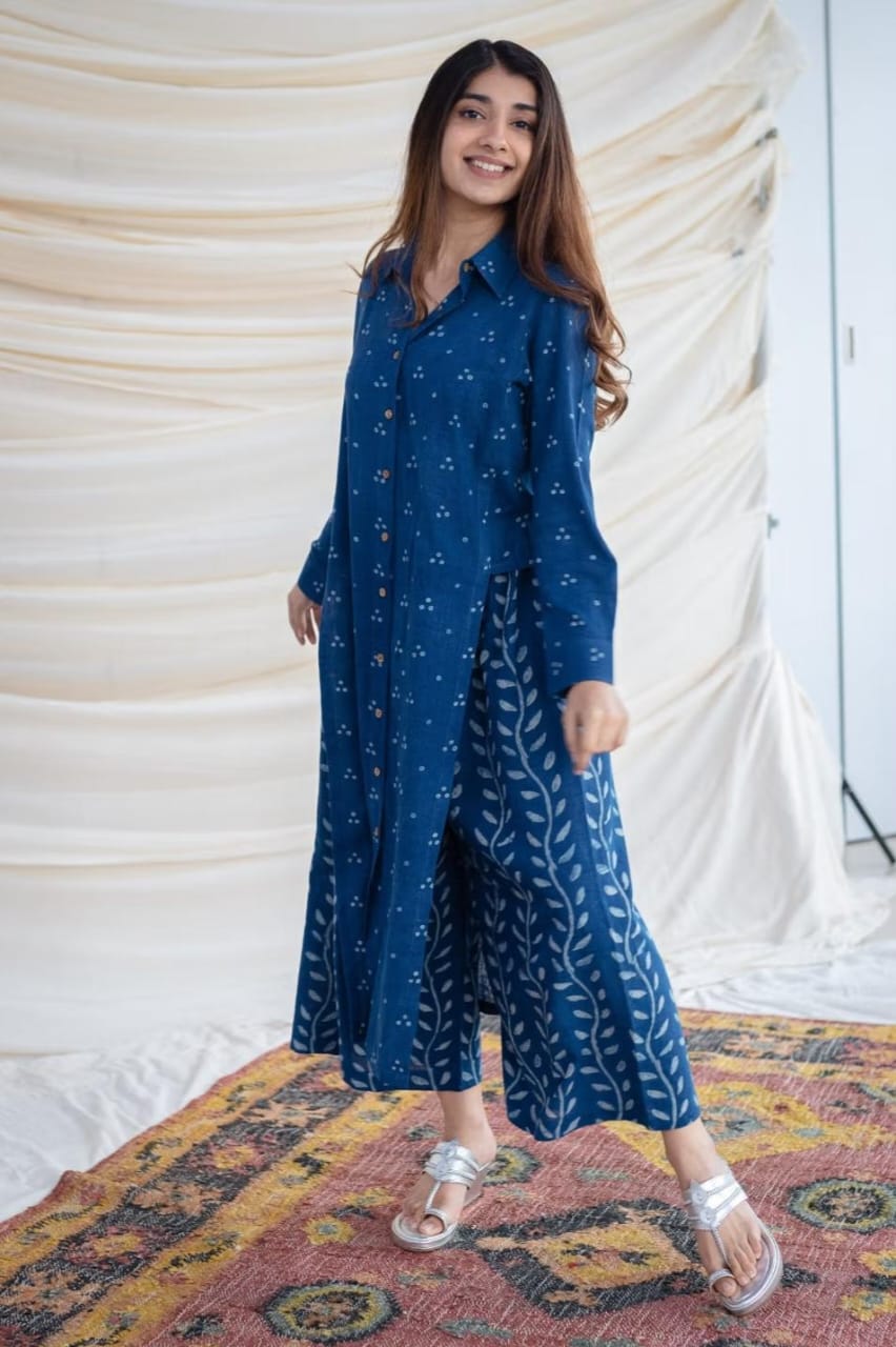 Indigo Blue Collared Shirt-Kurta with Dual Block Prints – Contemporary Cotton Fusion Wear