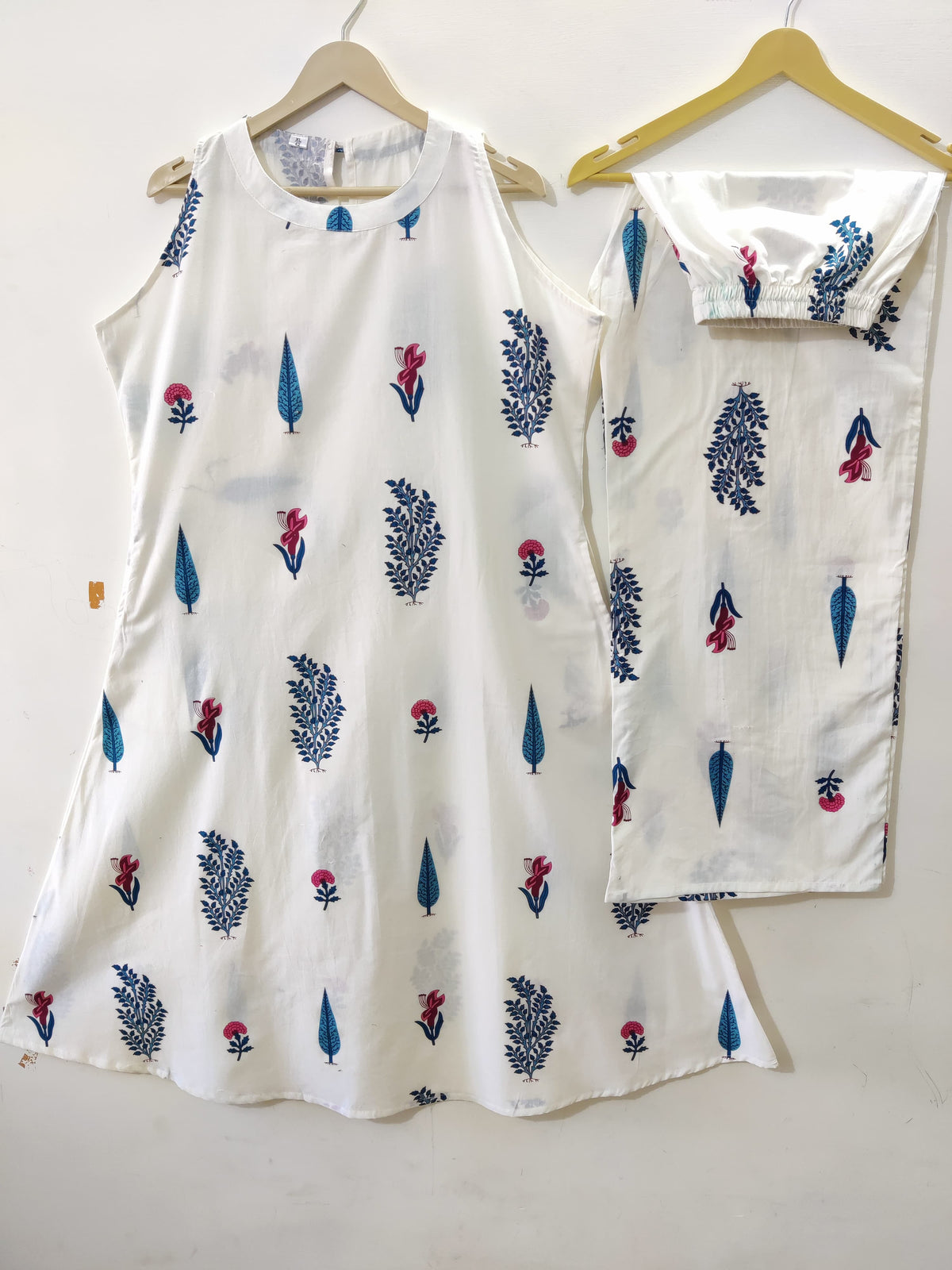 Women's White Floral Print Sleeveless A-Line Kurta with Palazzo Set