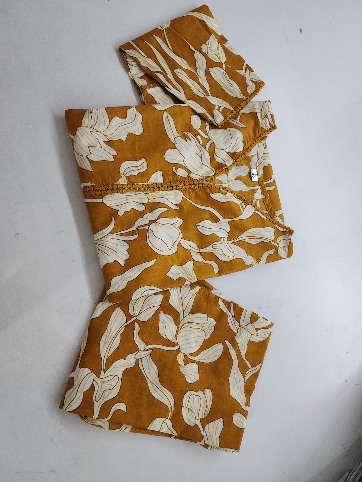 Women's Floral Vine Print Kurta Pant Set with Lace Detail (Mustard)