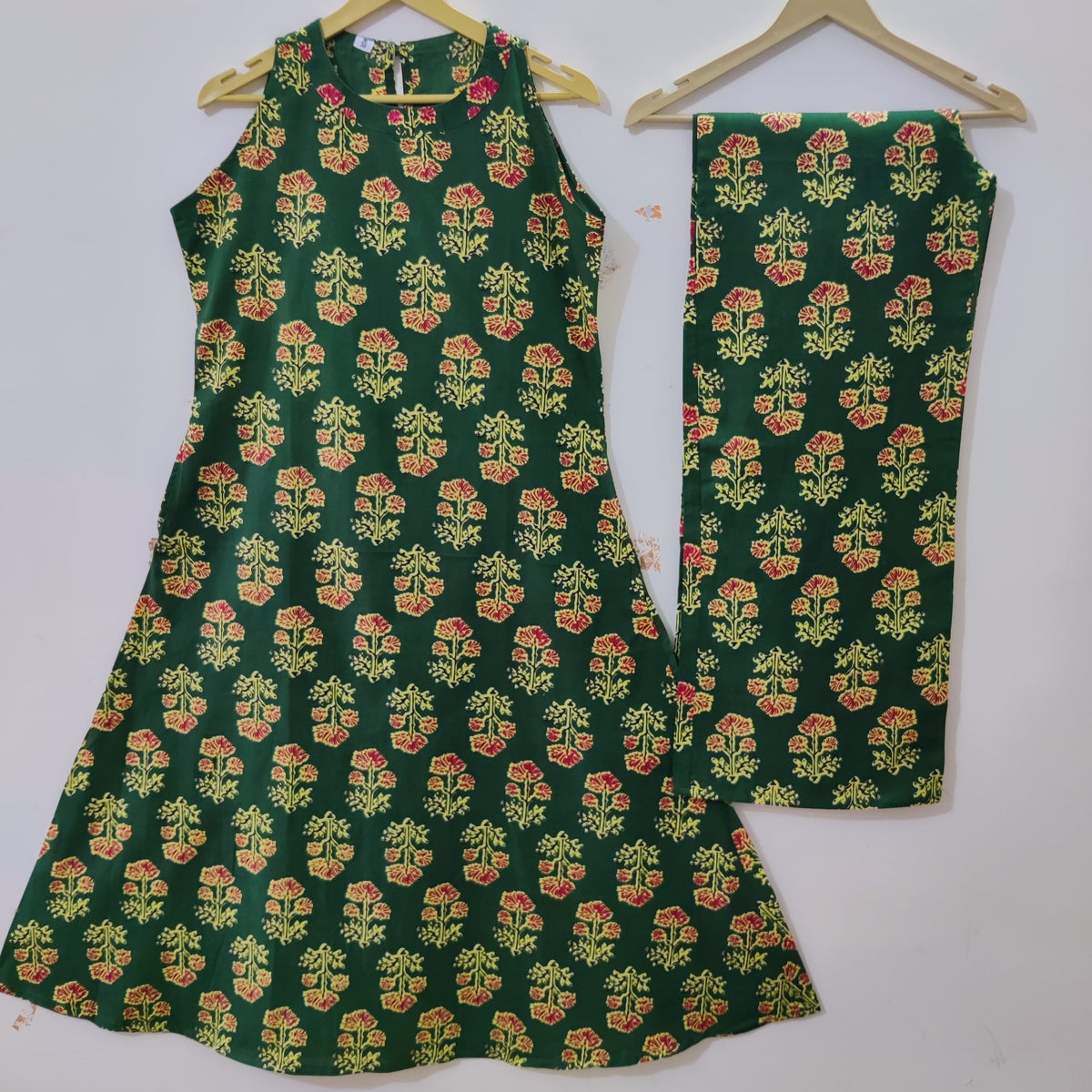 Deep Green Floral Block Print Sleeveless Kurta and Pant Set