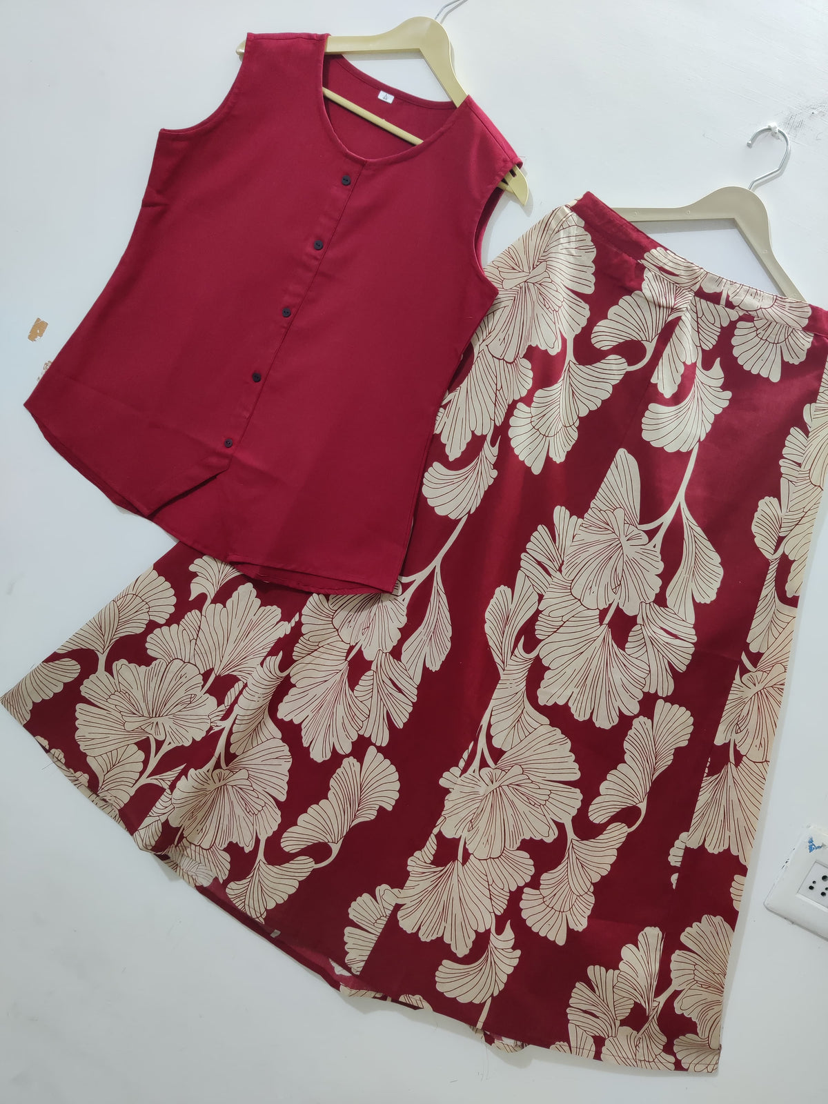 Elegance in Print: Maroon Gingko Leaf Midi Dress