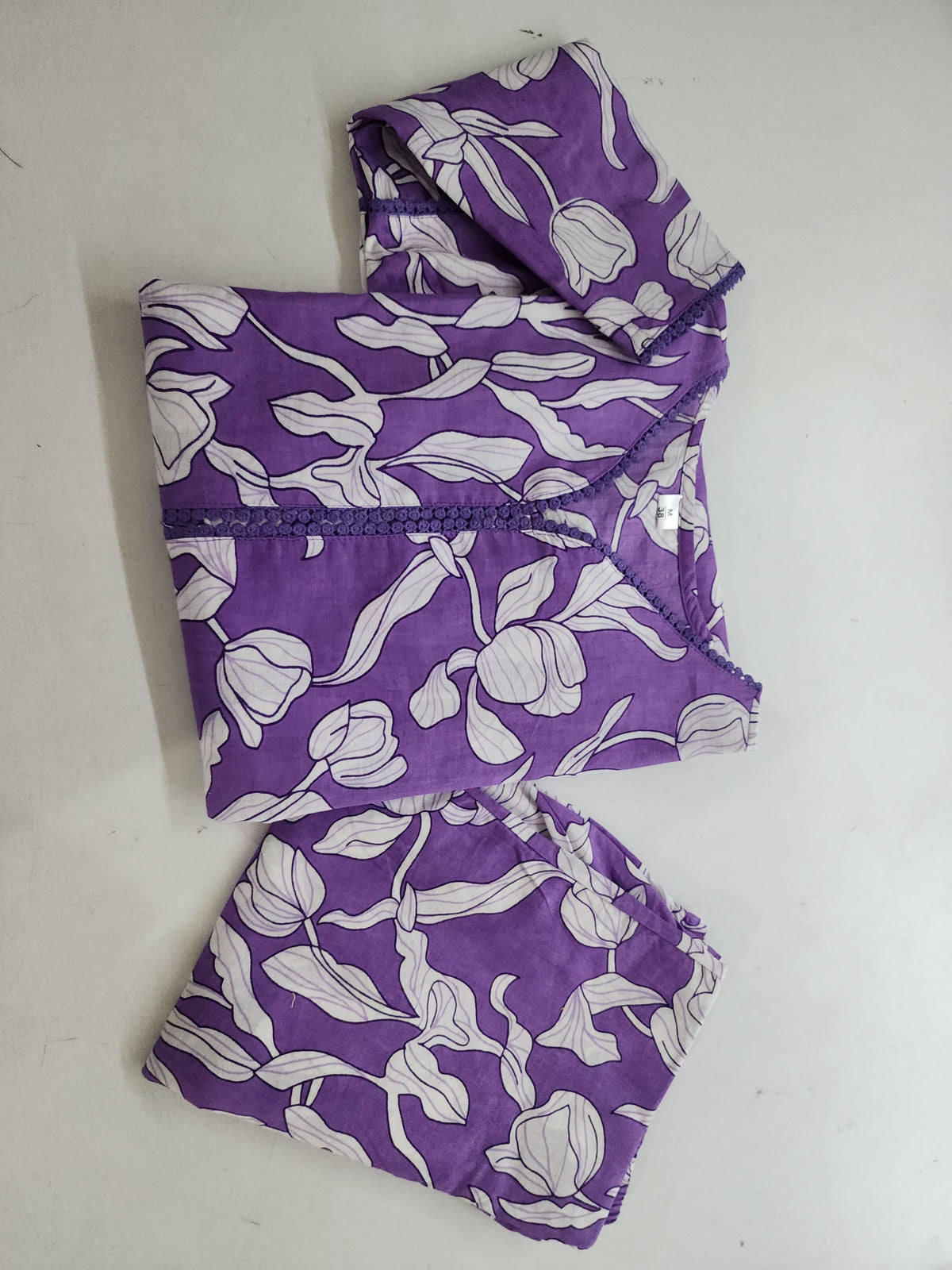 Women's lavender Floral Vine Print Kurta Pant Set with Lace Detail