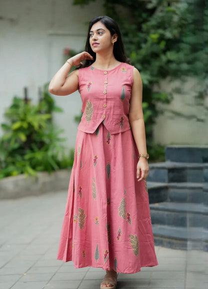 Elegant Sleeveless Button-Down Maroon Top