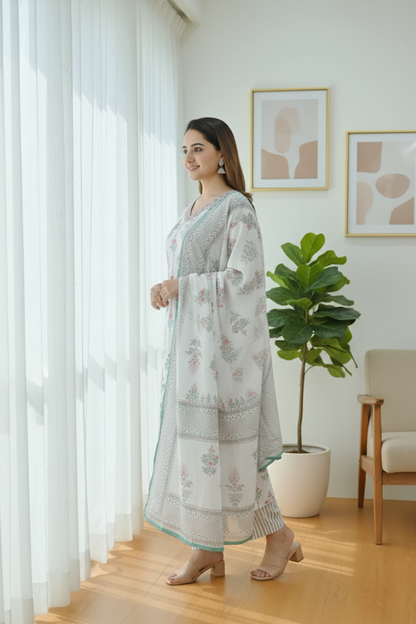 White Women's Block Printed Floral Kurta Pant & Dupatta Set