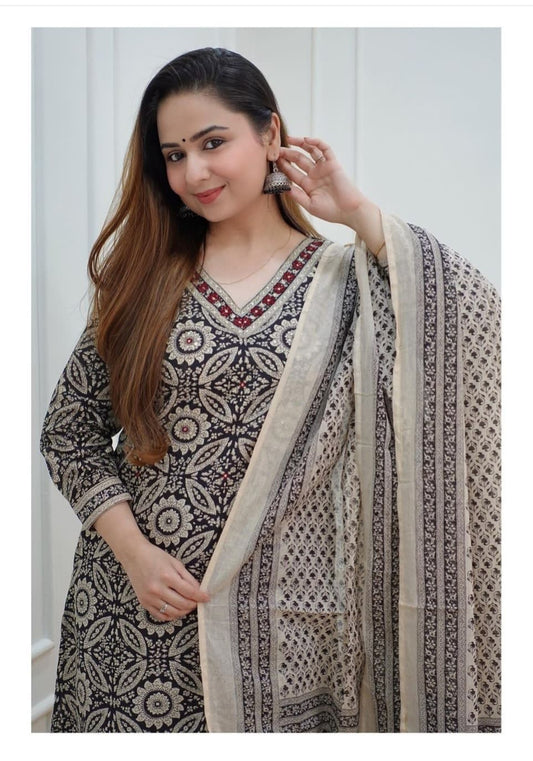 Off White and Black Women's Floral Printed Regular Pure Cotton Kurta with Trousers & With Dupatta