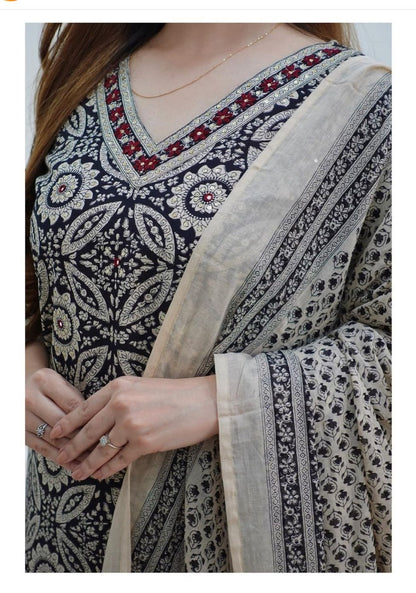 Off White and Black Women's Floral Printed Regular Pure Cotton Kurta with Trousers & With Dupatta